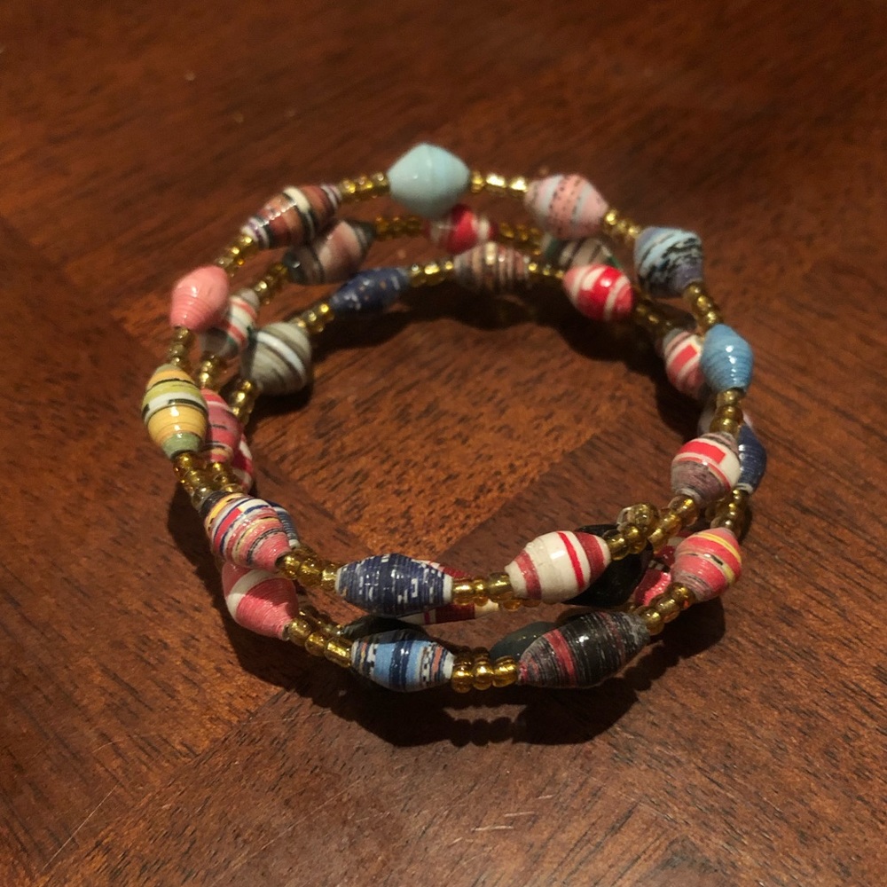 Paper bead bracelet